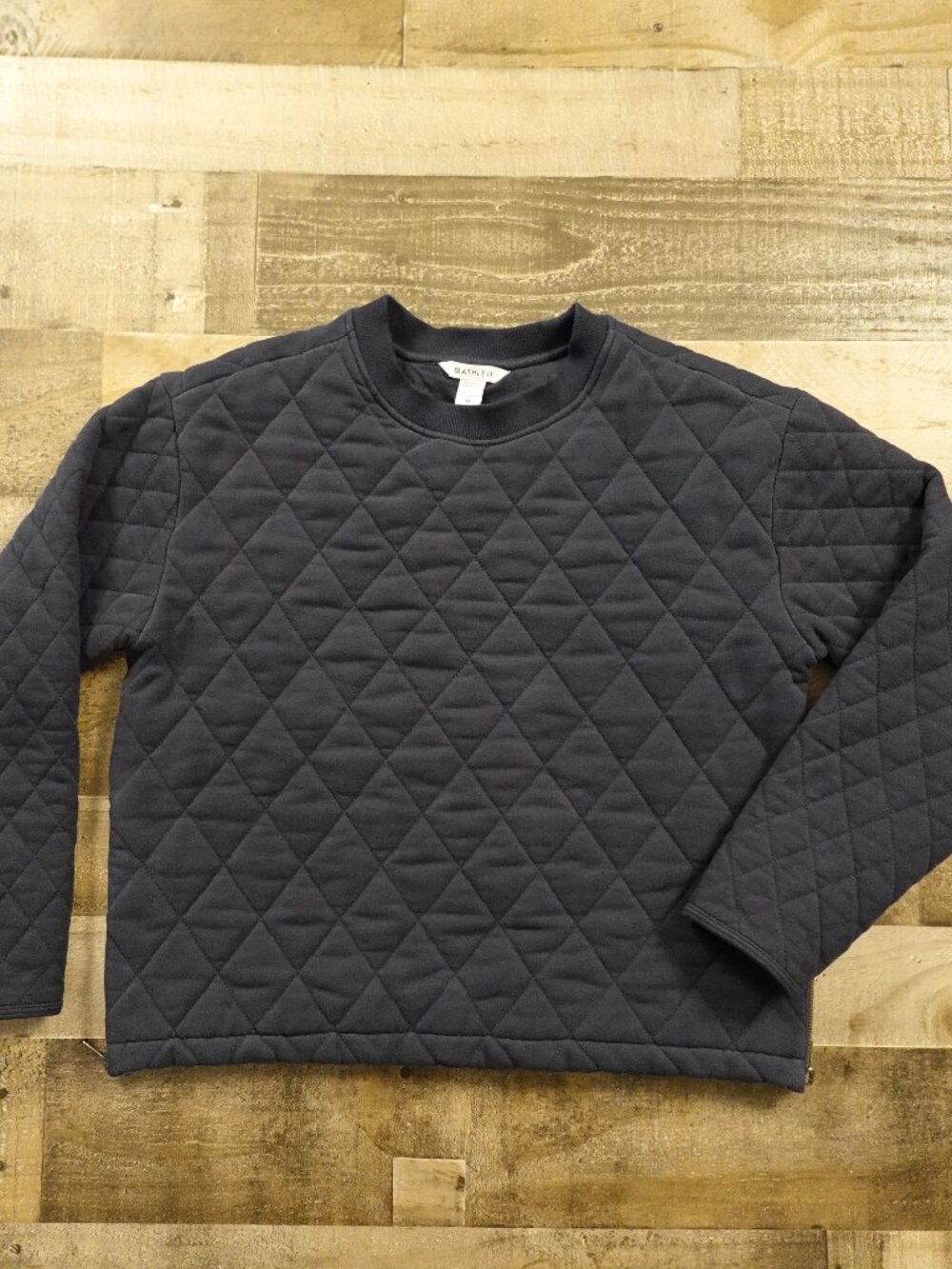 Athleta Retroplush Quilted Crewneck Sweatshirt Women’s Medium Navy Cozy